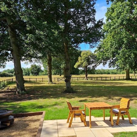 The Owls Rest Shepherds Hut Hethel Norwich Dış mekan fotoğraf